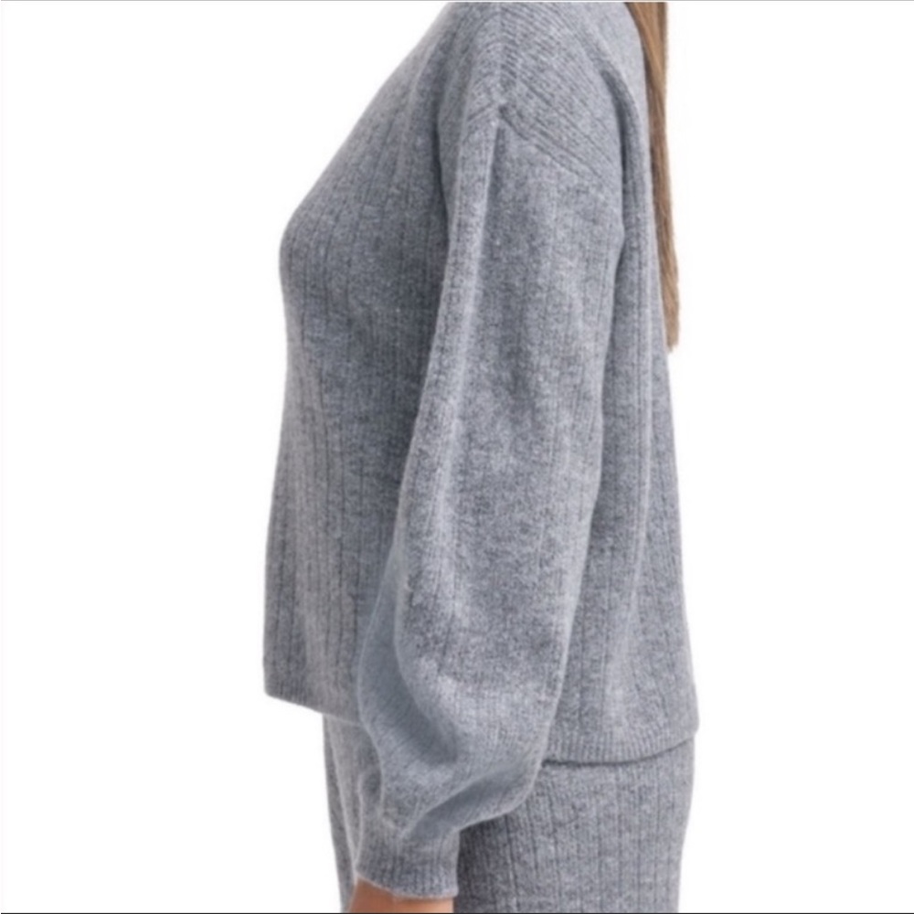 NWT: DKNY Ladies Modern Fit Cashmere Blend, Black Sweater; XL - Picture 3 of 5